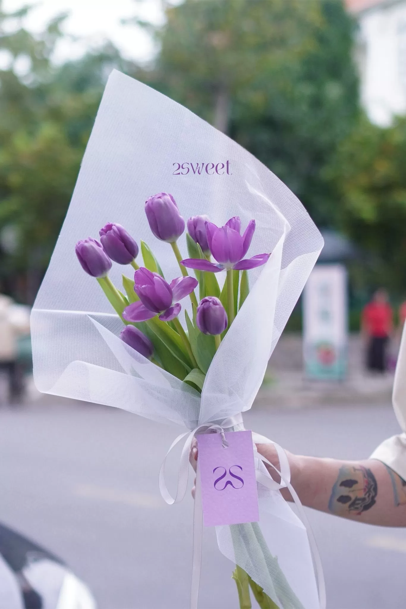 2Sweet Gợi Ý Những Mẫu Hoa Đẹp & Ý Nghĩa Dành Tặng Ngày 20/10 – Trao Trọn Yêu Thương 3 2sweet hoa bó