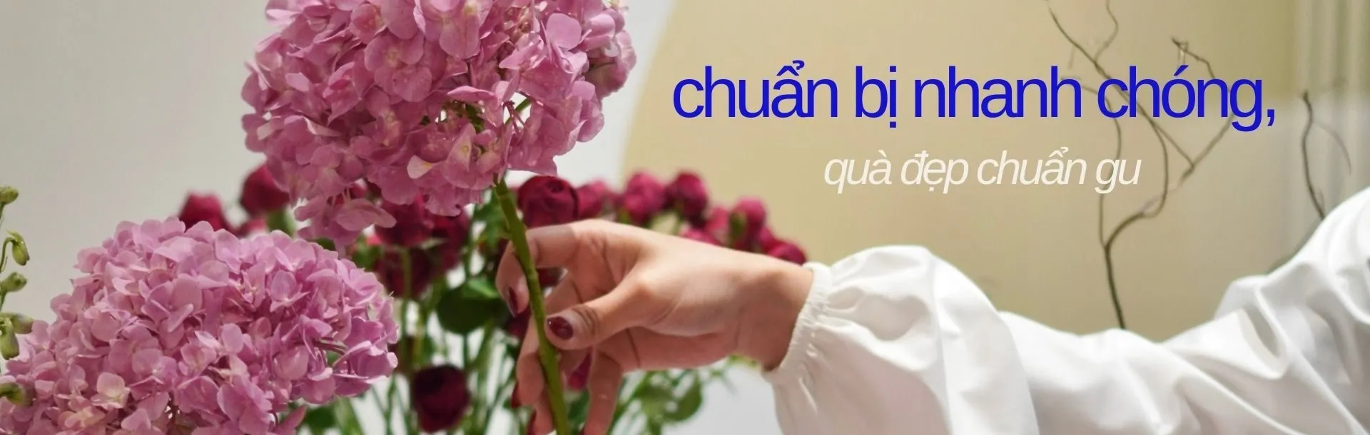 beige and cobalt modern retro logo